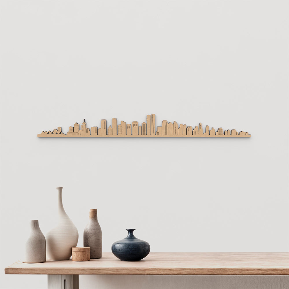 Skyline Vancouver de madera marron para decoración de pared.
