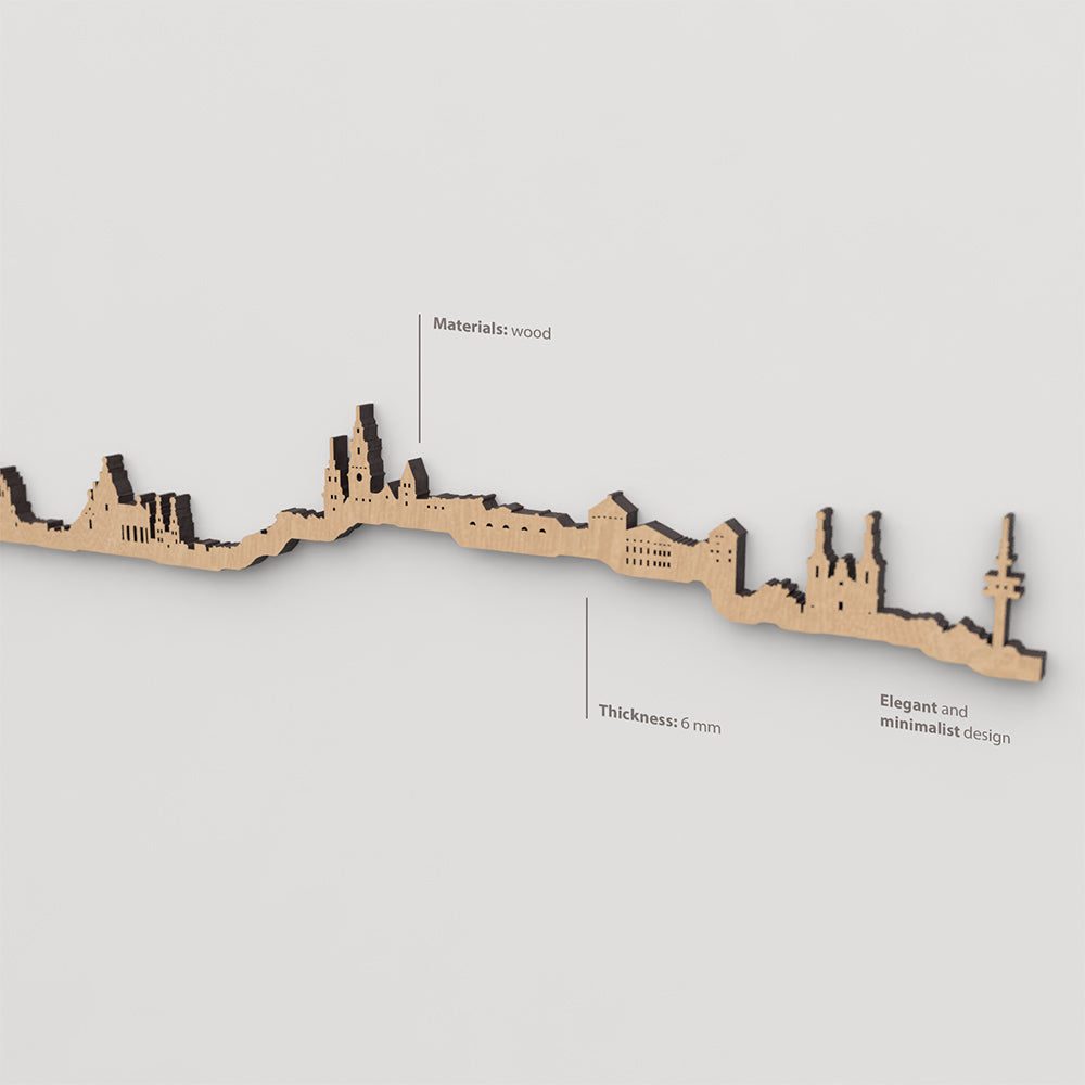 Skyline Cracovia con textura de madera marrón decorativa.