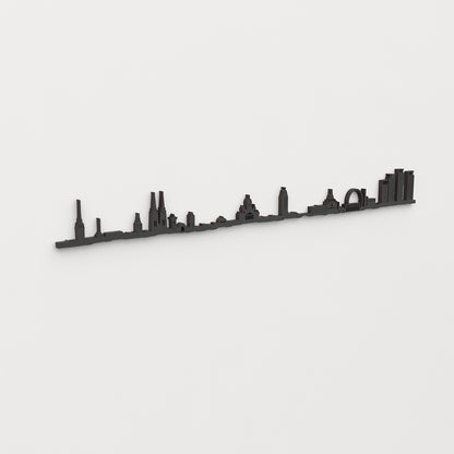 Perspectiva lateral del skyline Helsinki en madera negra.