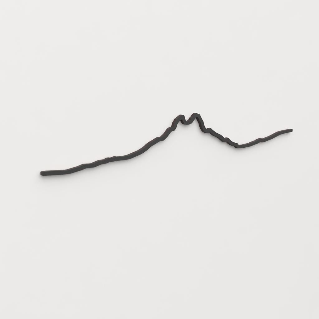 Perspectiva lateral del skyline Pedraforca en madera negra.